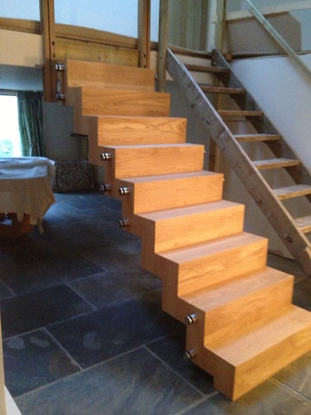 Oak and Glass staircase 